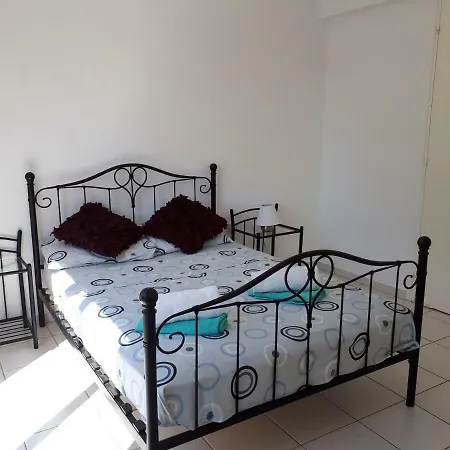 Town House Hesperides Gardens בית נופש *